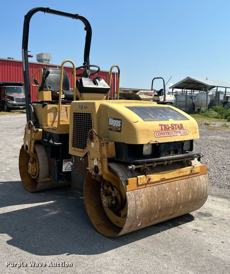 image for item DI7969 2002 Caterpillar CB-224D  double drum vibratory roller