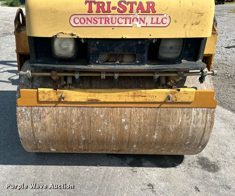 image for item DI7969 2002 Caterpillar CB-224D  double drum vibratory roller