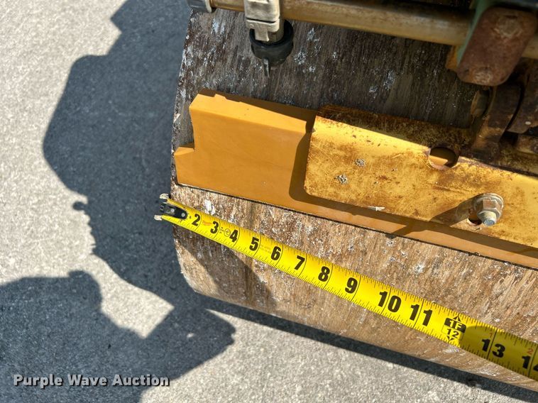 image for item DI7969 2002 Caterpillar CB-224D  double drum vibratory roller