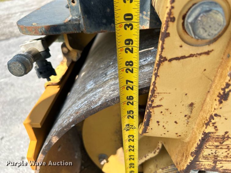 image for item DI7969 2002 Caterpillar CB-224D  double drum vibratory roller