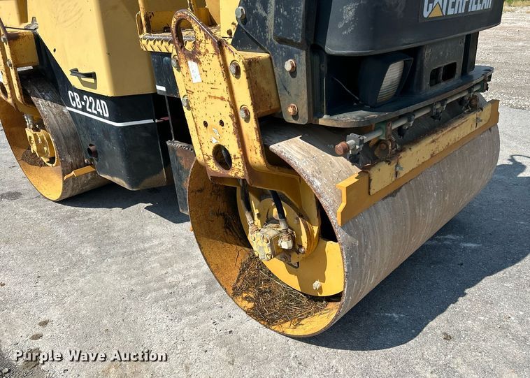 image for item DI7969 2002 Caterpillar CB-224D  double drum vibratory roller