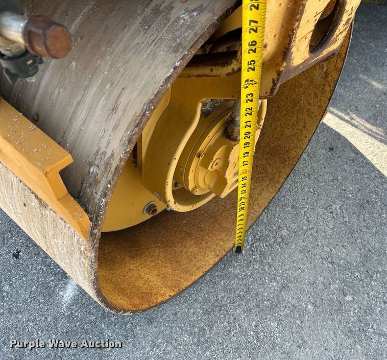 image for item DI7969 2002 Caterpillar CB-224D  double drum vibratory roller