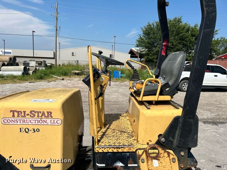 image for item DI7969 2002 Caterpillar CB-224D  double drum vibratory roller