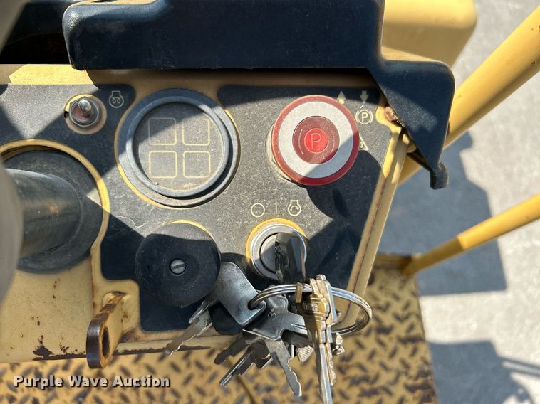 image for item DI7969 2002 Caterpillar CB-224D  double drum vibratory roller