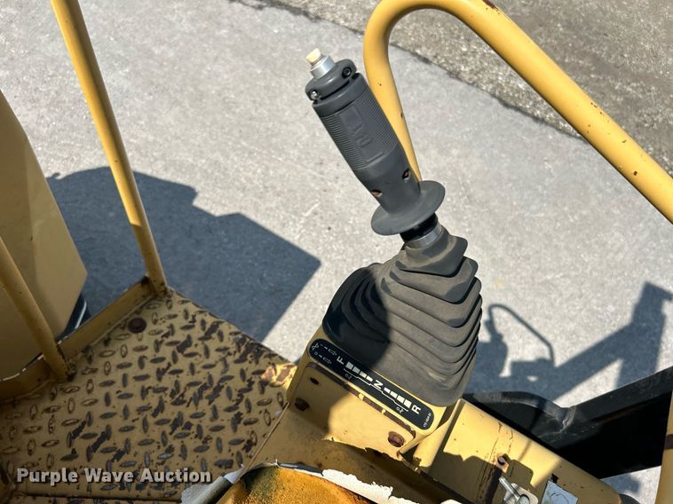 image for item DI7969 2002 Caterpillar CB-224D  double drum vibratory roller