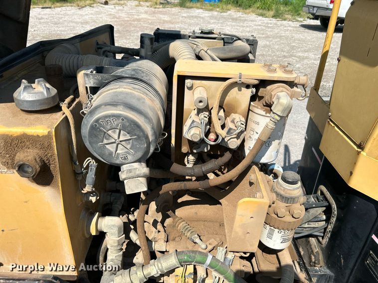 image for item DI7969 2002 Caterpillar CB-224D  double drum vibratory roller