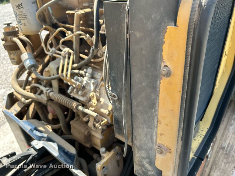 image for item DI7969 2002 Caterpillar CB-224D  double drum vibratory roller