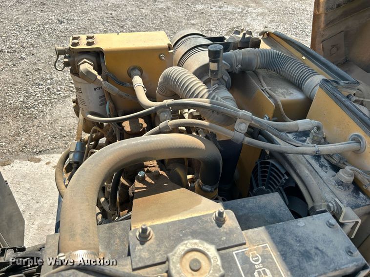 image for item DI7969 2002 Caterpillar CB-224D  double drum vibratory roller