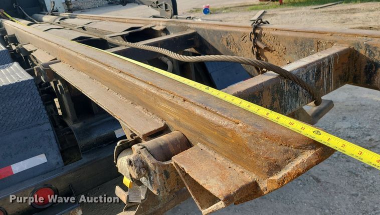 image for item DK4008 2006 Mack CV713  roll-off container truck