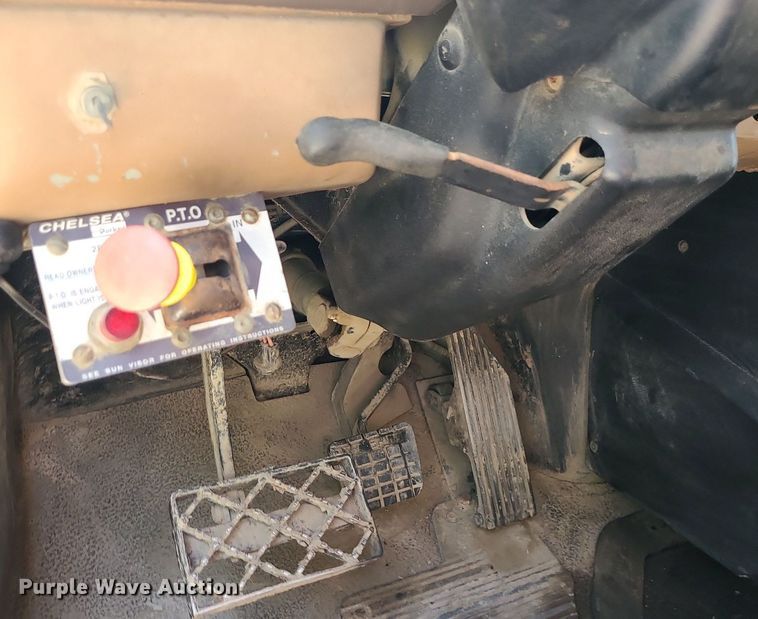 image for item DK4008 2006 Mack CV713  roll-off container truck