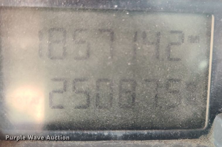 image for item DK4008 2006 Mack CV713  roll-off container truck