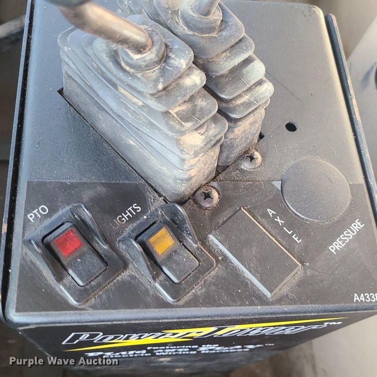 image for item DK4008 2006 Mack CV713  roll-off container truck