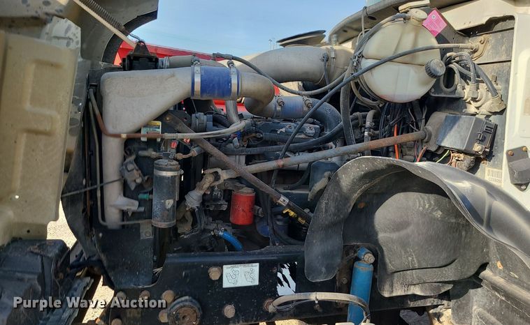 image for item DK4008 2006 Mack CV713  roll-off container truck