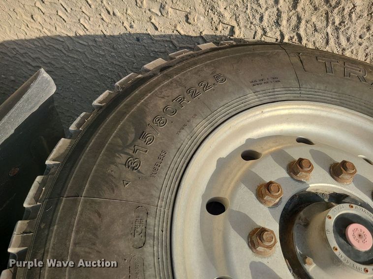 image for item DK4008 2006 Mack CV713  roll-off container truck