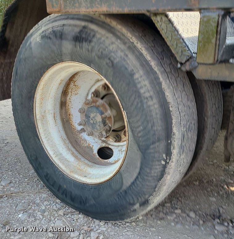 image for item DK4008 2006 Mack CV713  roll-off container truck