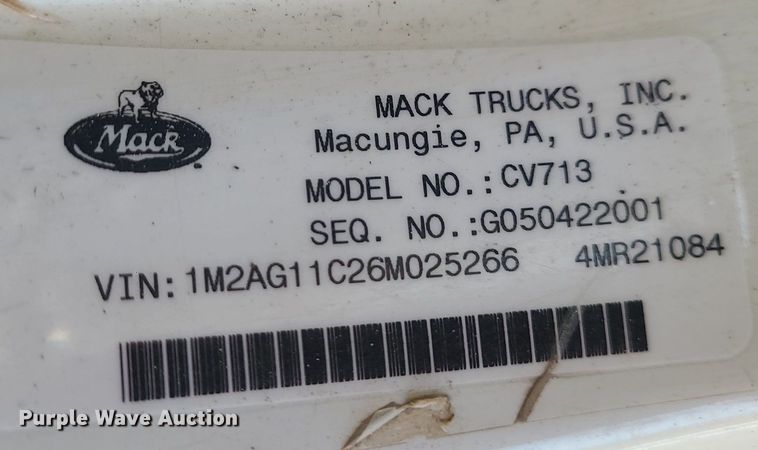 image for item DK4008 2006 Mack CV713  roll-off container truck