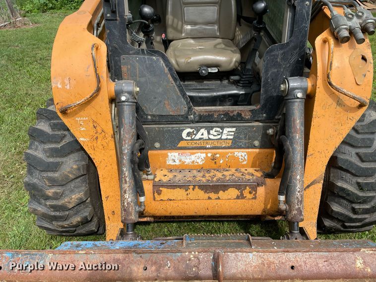image for item DL3961 2014 Case SV185  skid steer loader