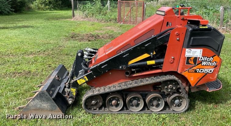image for item DL3962 2017 Ditch Witch SK1050  compact utility loader