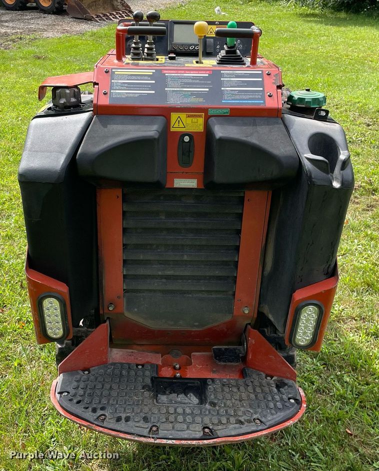 image for item DL3962 2017 Ditch Witch SK1050  compact utility loader