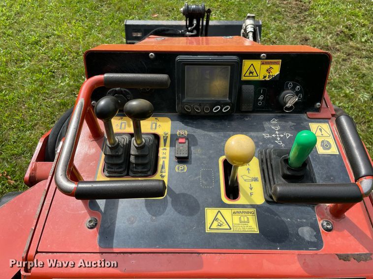 image for item DL3962 2017 Ditch Witch SK1050  compact utility loader