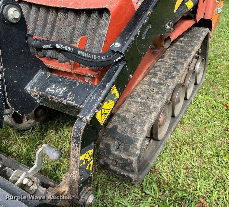 image for item DL3962 2017 Ditch Witch SK1050  compact utility loader