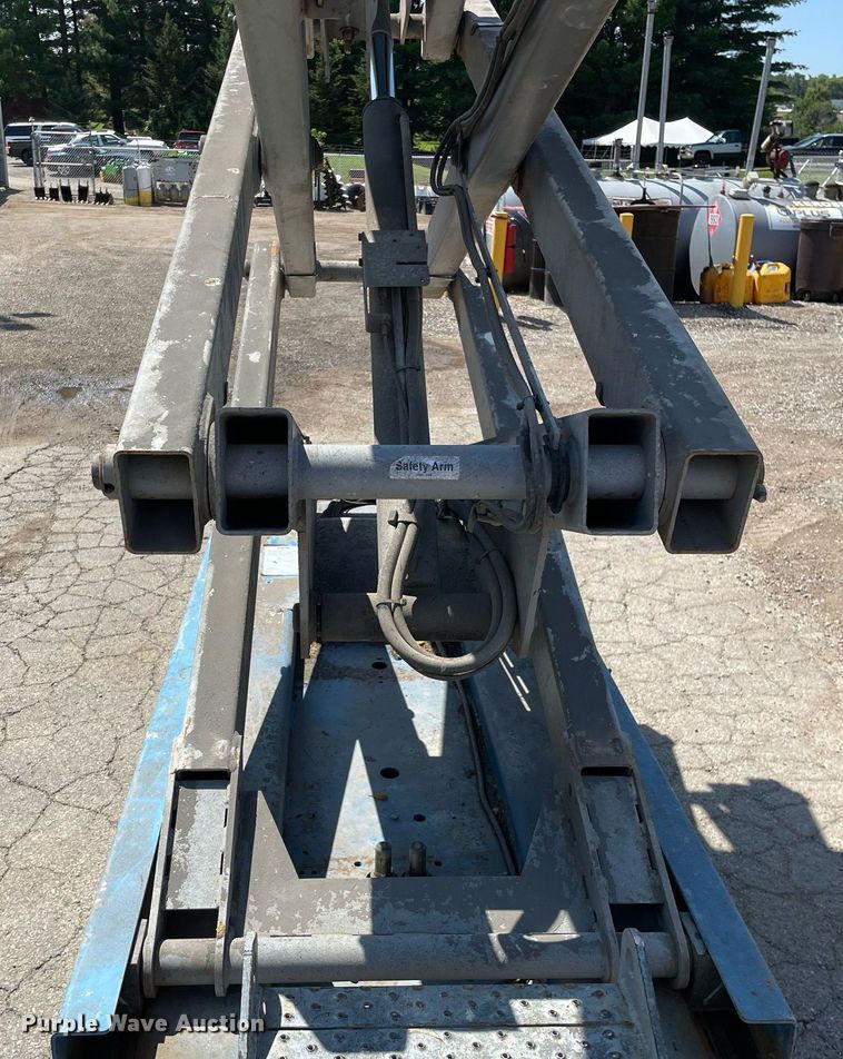 image for item DL3963 2015 Genie GS-2032  scissor lift