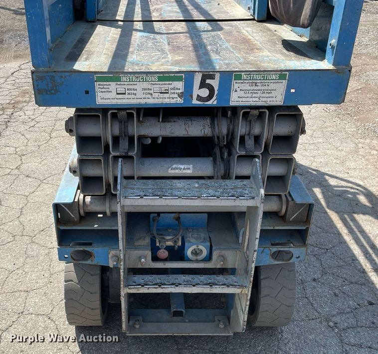 image for item DL3963 2015 Genie GS-2032  scissor lift