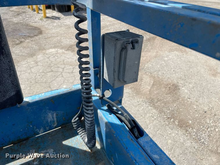 image for item DL3963 2015 Genie GS-2032  scissor lift