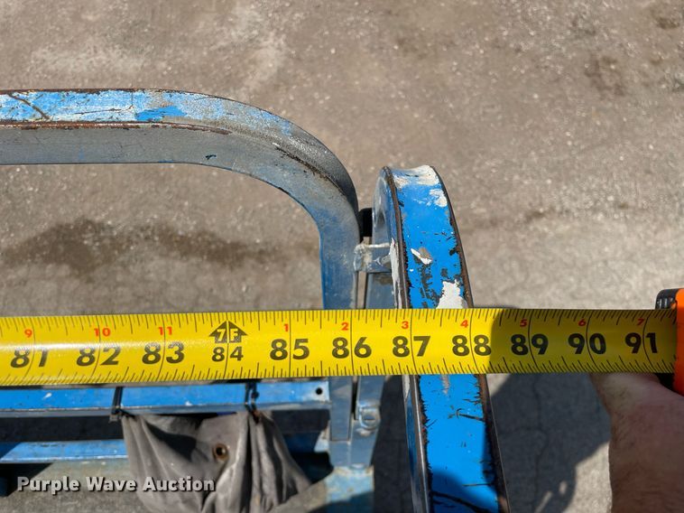 image for item DL3963 2015 Genie GS-2032  scissor lift