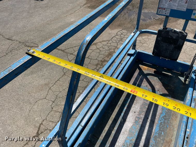 image for item DL3963 2015 Genie GS-2032  scissor lift