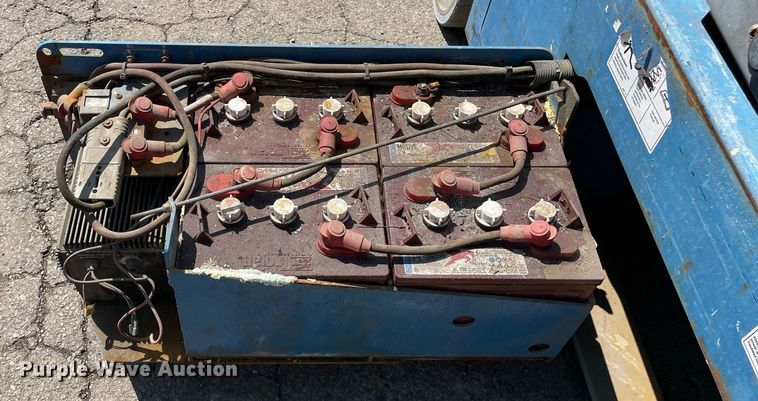 image for item DL3963 2015 Genie GS-2032  scissor lift