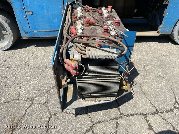 image for item DL3963 2015 Genie GS-2032  scissor lift