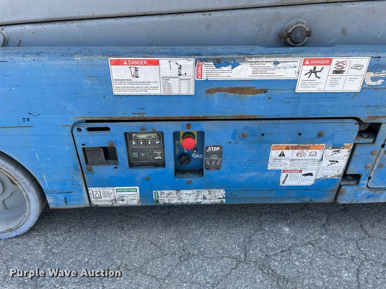 image for item DL3963 2015 Genie GS-2032  scissor lift