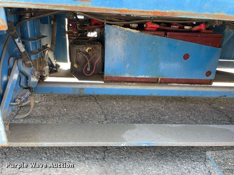 image for item DL3963 2015 Genie GS-2032  scissor lift