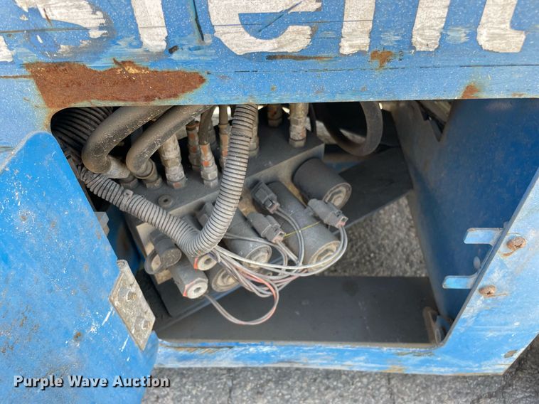image for item DL3963 2015 Genie GS-2032  scissor lift