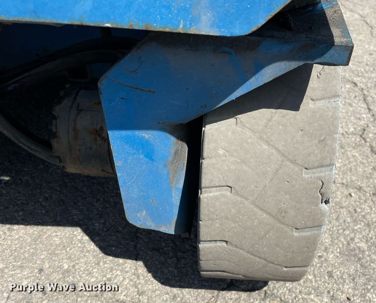 image for item DL3963 2015 Genie GS-2032  scissor lift