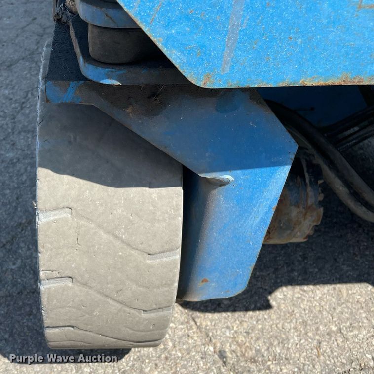 image for item DL3963 2015 Genie GS-2032  scissor lift