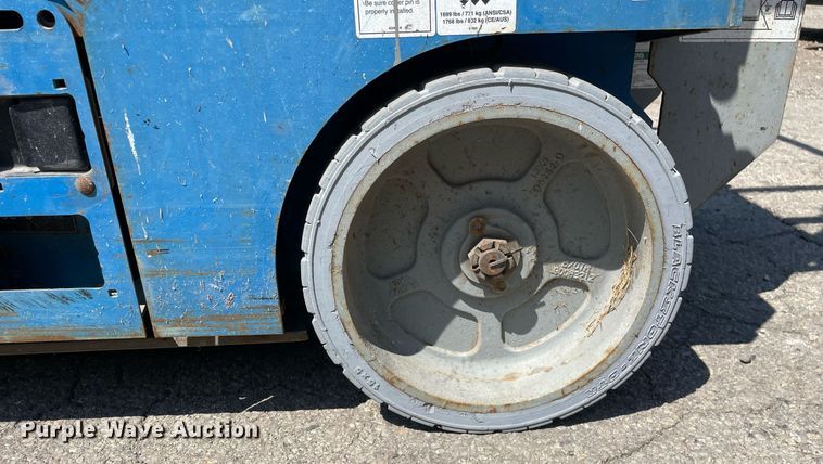 image for item DL3963 2015 Genie GS-2032  scissor lift