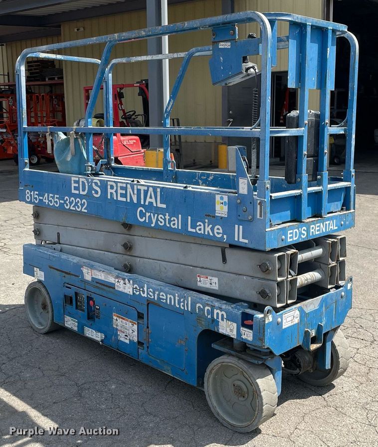image for item DL3964 2015 Genie GS-2032  scissor lift