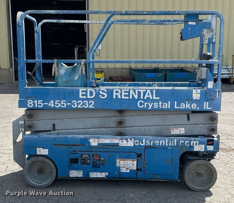 image for item DL3964 2015 Genie GS-2032  scissor lift