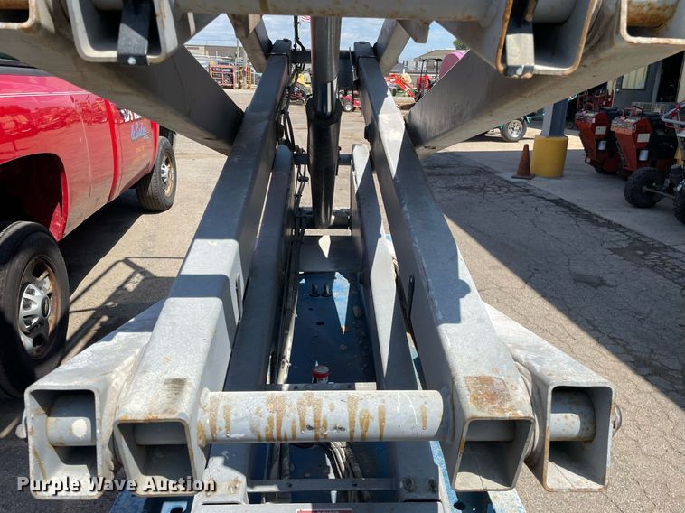 image for item DL3964 2015 Genie GS-2032  scissor lift