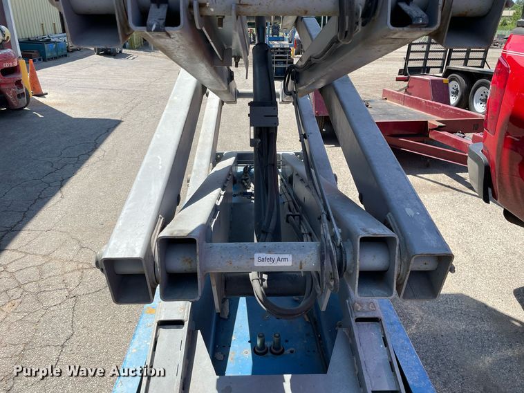 image for item DL3964 2015 Genie GS-2032  scissor lift