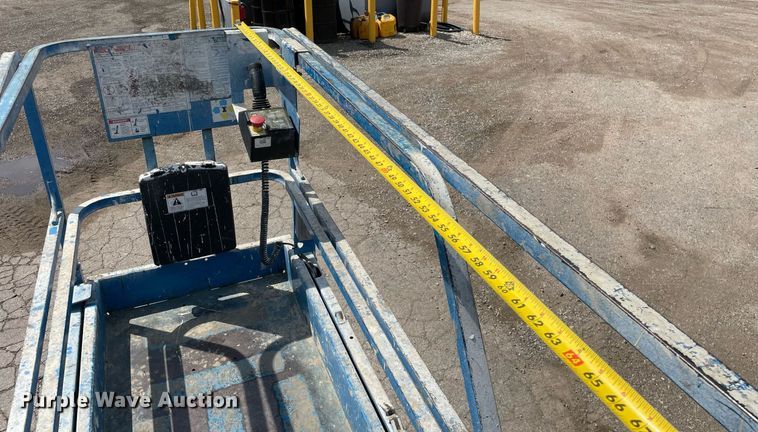 image for item DL3964 2015 Genie GS-2032  scissor lift