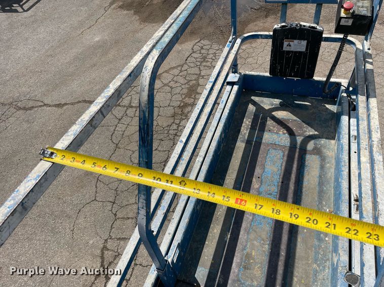 image for item DL3964 2015 Genie GS-2032  scissor lift