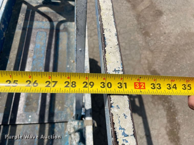 image for item DL3964 2015 Genie GS-2032  scissor lift