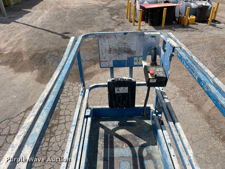 image for item DL3964 2015 Genie GS-2032  scissor lift