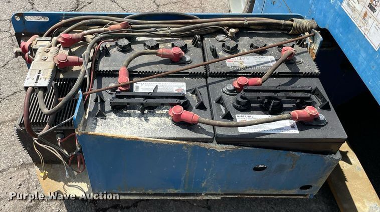 image for item DL3964 2015 Genie GS-2032  scissor lift