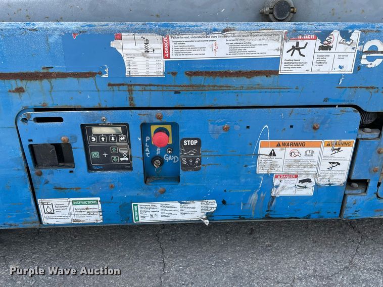 image for item DL3964 2015 Genie GS-2032  scissor lift