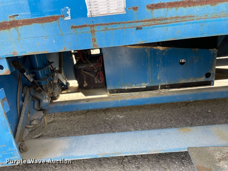 image for item DL3964 2015 Genie GS-2032  scissor lift