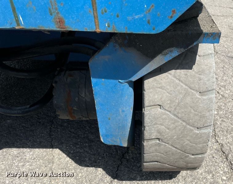 image for item DL3964 2015 Genie GS-2032  scissor lift